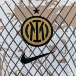 camiseta inter de milán 2024 escudo