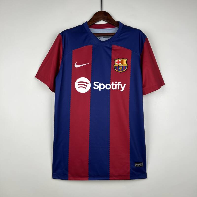 Primeras imágenes de la tercera camiseta del FC Barcelona