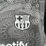 camiseta fc barcelona 2024 negro escudo