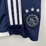 camiseta ajax 2024 niño escudo del pantalón corto camiseta ajax 2024 niño escudo del pantalón corto