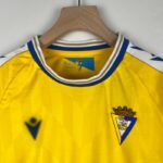 camiseta cádiz cf 2024 niño cuello redondo camiseta cádiz cf 2024 niño cuello redondo