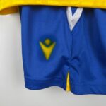 camiseta cádiz cf 2024 niño logo macron pantalón corto camiseta cádiz cf 2024 niño logo macron pantalón corto