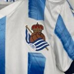 camiseta real sociedad niño escudo camiseta real sociedad niño escudo