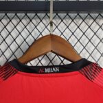 ac milan camiseta 2024 cuello anterior