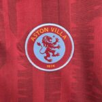 camiseta aston villa 2024 escudo