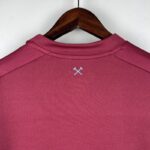 camiseta west ham 2024 cuello anterior