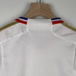 olympique de lyon camiseta cuello anterior