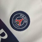 segunda camiseta PSG escudo segunda camiseta PSG escudo