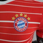 camiseta bayern munich 2023 escudo