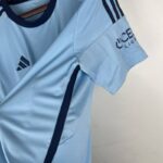 segunda equipacion osasuna lateral
