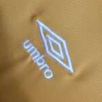 tercera equipacion rayo vallecano logo umbro
