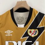 tercera equipación rayo cuello