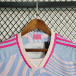 camiseta arsenal stella azul rosa cuello v con parche central camiseta arsenal stella azul rosa cuello v con parche central