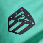 camiseta atletico de madrid tercera escudo