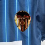 valencia camiseta azul escudo valencia camiseta azul escudo
