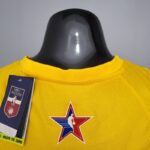 camiseta all star amarillo cuello anterior , logo NBA