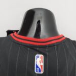 camiseta chicago bulls negro cuello anterior
