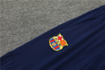 escudo del pantalon del chandal azul barcelona