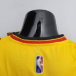 camiseta atlanta amarilla cuello porsterior y bordes negro y rojoj y amarillo camiseta atlanta amarilla cuello porsterior y bordes negro y rojoj y amarillo