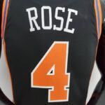 camiseta negra new york knicks diseño 1 espaldar 4