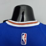 camiseta new york knicks azul cuello anterior con bordes blanco y naranja camiseta new york knicks azul cuello anterior con bordes blanco y naranja