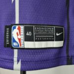 camiseta raptors morada etiqueta