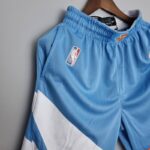 pantalon corto celeste clippers diseño lateral, diseño blanco y logo nba pantalon corto celeste clippers diseño lateral, diseño blanco y logo nba