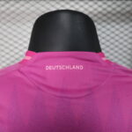 segunda equipacion alemania cuello anterior