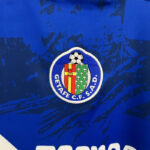 CAMISETA GETAFE PRIMERA EQUIPACION 24 25 ESCUDO CAMISETA GETAFE PRIMERA EQUIPACION 24 25 ESCUDO
