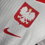 Camiseta Eurocopa Polonia 2024 primera equipación escudo
