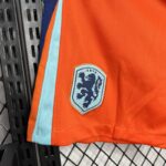 PANTALON CORTO HOLANDA PRIMERA EQUIPACIÓN 24 25 ESCUDO
