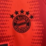 camiseta bayern munich 2025 escudo