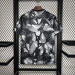 Camiseta-de-entrenamiento-previa-al-partido-Benfica-2024-2025-parte-trasera Camiseta-de-entrenamiento-previa-al-partido-Benfica-2024-2025-parte-trasera