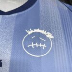 Camiseta-especial-travis-scott-Tottenham-Hotspur-2024-2025-logo-scott