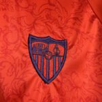 Camiseta-sevilla-segunda-equipacion-2024-2025-escudo