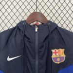 cortaviento barcelona capucha cuello
