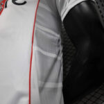 Camiseta-River-plate-primera-equipacion-version-jugador-2024-2025-axila