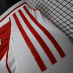 Camiseta-River-plate-primera-equipacion-version-jugador-2024-2025-hombro