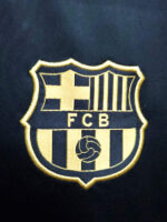 Camiseta-barcelona-segunda-equipacion-2020-2021-escudo