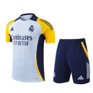 Conjunto-de-entrenamiento-real-madrid-2024-2025-lateral