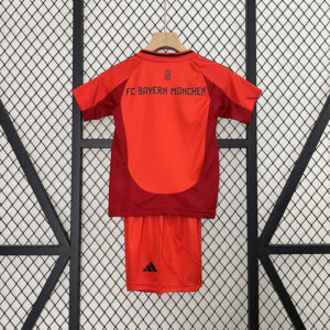 Conjunto-niño-bayern-munich-primera-equipacion-2024-2025-parte-trasera