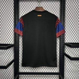 camiseta-barcelona-prepartido-2024-2025-parte-trasera