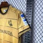 camiseta-real-sociedad-segunda-equipacion-2024-2025-puño-izquierdo