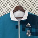 Cortaviento Reversible Real Madrid Celeste-Blanco 2024-2025 pecho celeste Cortaviento Reversible Real Madrid Celeste-Blanco 2024-2025 pecho celeste