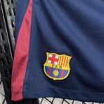Pantalon-corto-fc-barcelona-primera-equipacion-2024-2025-escudo Pantalon-corto-fc-barcelona-primera-equipacion-2024-2025-escudo