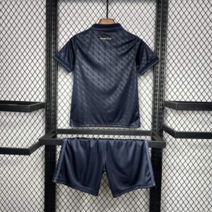 conjunto-niño-juventus-tercera-equipacion-2024-2025-parte-trasera