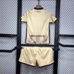 conjunto-niño-malaga-tercera-equipacion-2024-2025.-parte-trasera conjunto-niño-malaga-tercera-equipacion-2024-2025.-parte-trasera