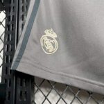 pantalon-corto-real-madrid-tercera-equipacion-2024-2025-escudo pantalon-corto-real-madrid-tercera-equipacion-2024-2025-escudo
