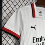 Conjunto Niño AC Milán Segunda Equipacion 2024-2025 puño Conjunto Niño AC Milán Segunda Equipacion 2024-2025 puño