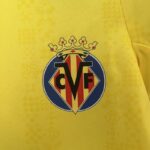 Conjunto Niño Villareal FC Primera Equipacion 2024-2025 LOGO